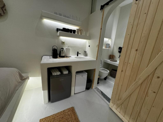 Others 5, White Sand jacuzzi Suite, South Aegean