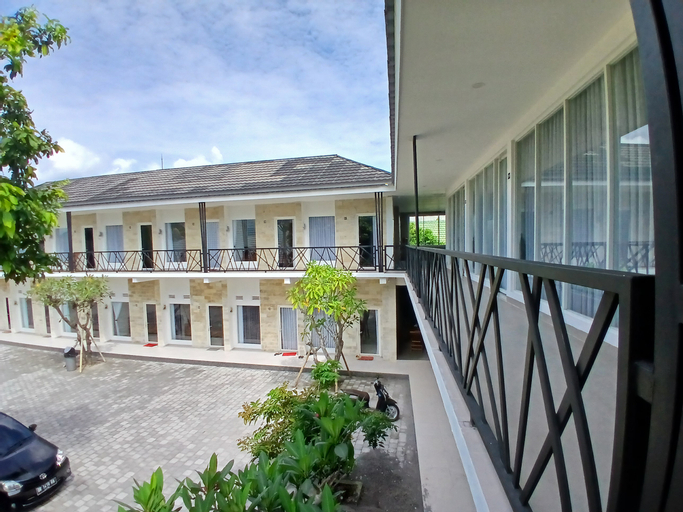 Exterior 12