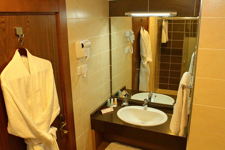 Bathroom 4, Ankawa Royal Hotel & Spa, Erbil, Arbil