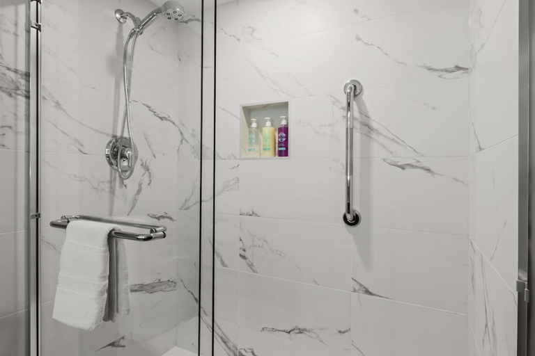 Bathroom 4, Best Western Premier Calgary Plaza Hotel and Conference Centre, Division No. 6