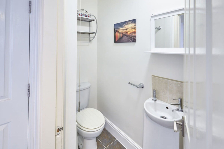 Bathroom, Host Stay The Whitby Pearl, North Yorkshire