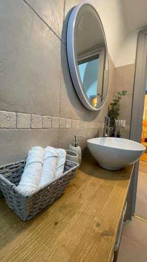 Bedroom 4, Le Petit Bijou di Dolceacqua, per un momento romantico, Imperia