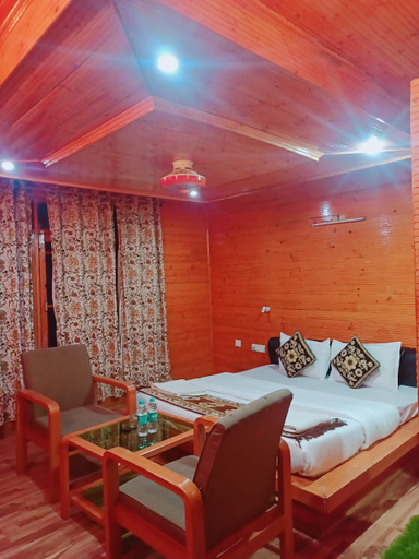 Bedroom 4, Hotel Silverine Srinagar, Srinagar