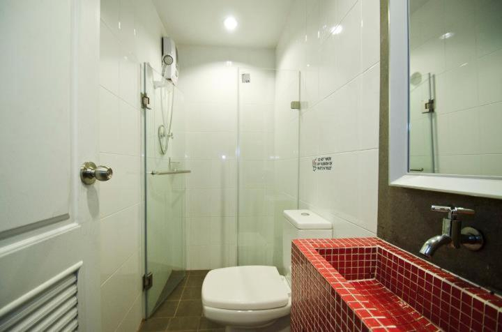 Bathroom 7