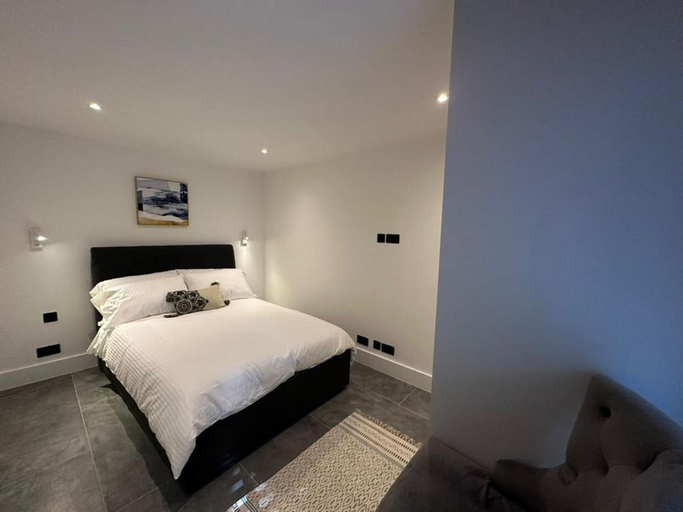 Bedroom 3, House - Sleeps 4 & Free Parking, London