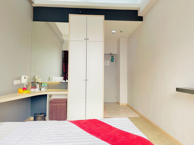 Bedroom 15