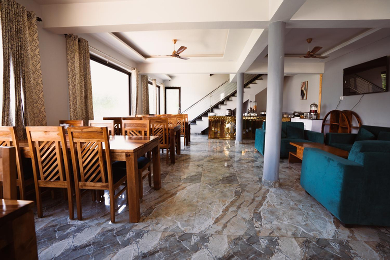 Food & Drinks, Aaryam Resort Auli, Chamoli