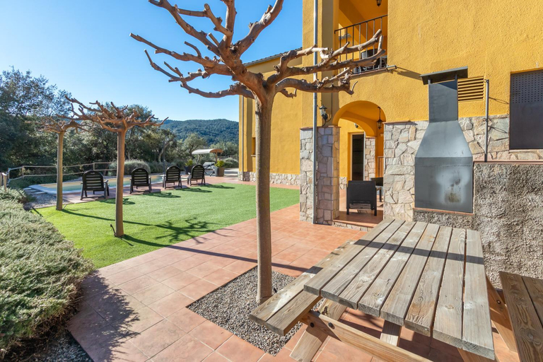 Others 2, Villa la Roca, Girona