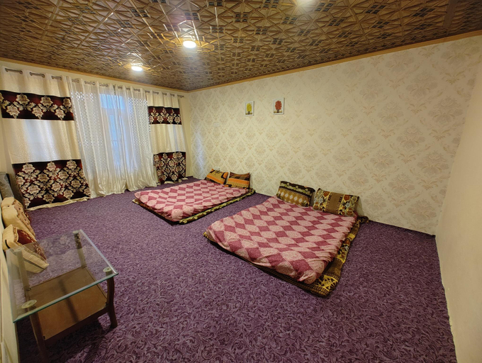 Others 5, Green House with kitchen, Srinagar