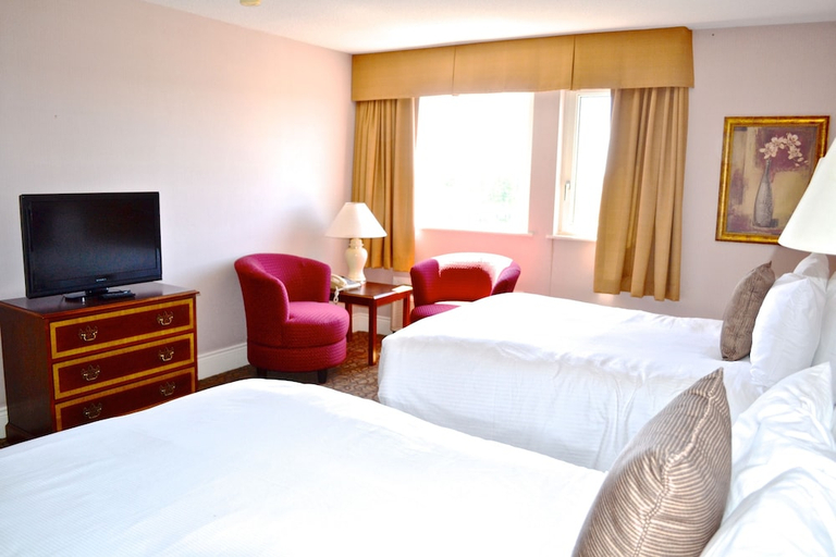 Bedroom 2, INVERARY RESORT, Victoria