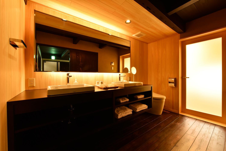 Bathroom 4, Kuraya Nanseicho, Kyoto