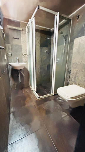 Bathroom 4