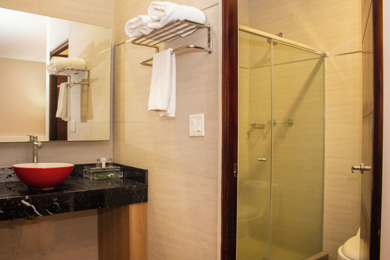 Bathroom 5, Ramada Panama Centro Via Argentina, Panamá
