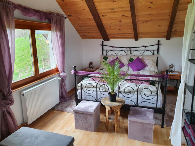 Bedroom 5, Gite de la Motte, Moutier
