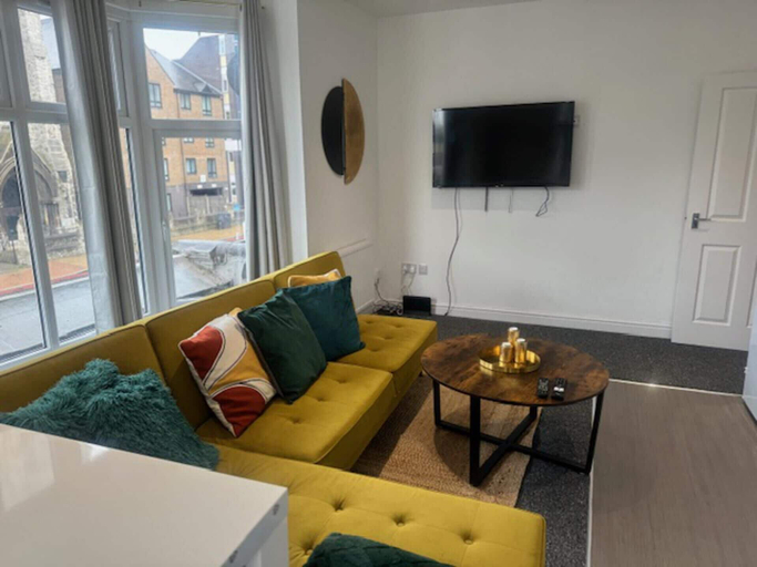 Others 3, Lewisham Apartment Escape, London