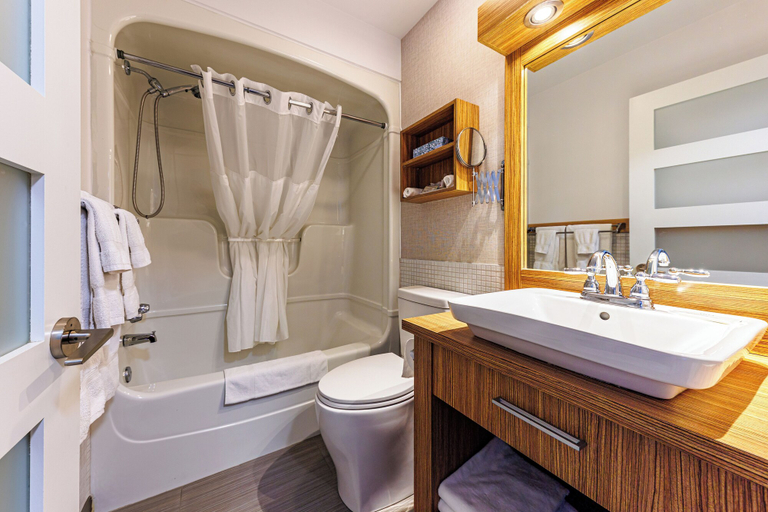 Bathroom 4, Hôtel-Motel Castel de la Mer, Charlevoix-Est