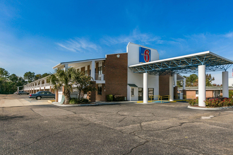 Exterior & Views 2, Motel 6 Dothan, AL, Houston
