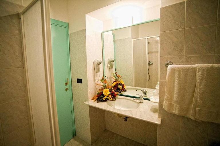Bathroom 4, Hotel La Plancia, Lecce