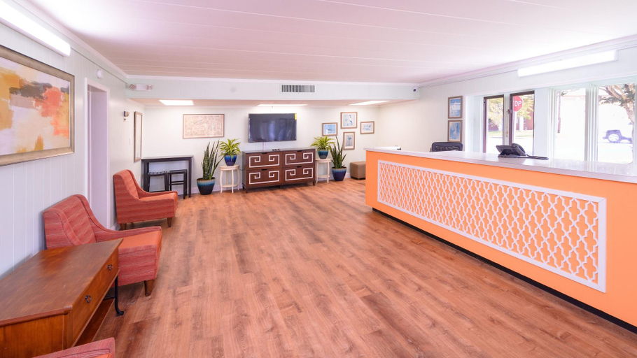 Public Area 2, Heart of Manteo Motor Lodge, Dare