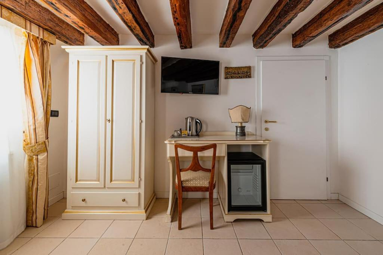 Others 3, Casa Leone- cozy and central accommodation in Venice, Venezia