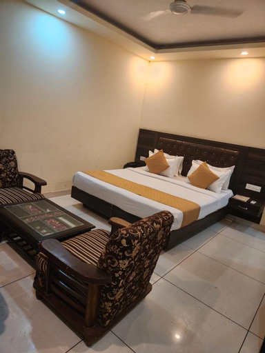 Airport Hotel Asian Blue Luxury, West