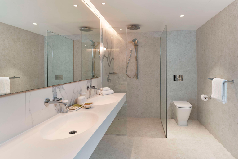 Bathroom 15