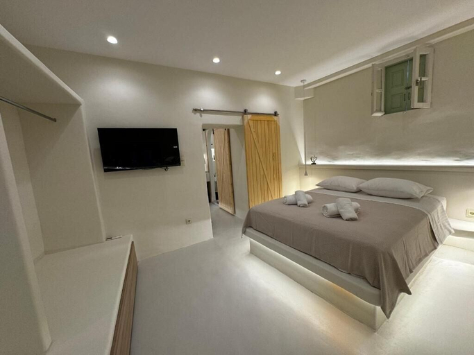Bedroom 3, White Sand jacuzzi Suite, South Aegean