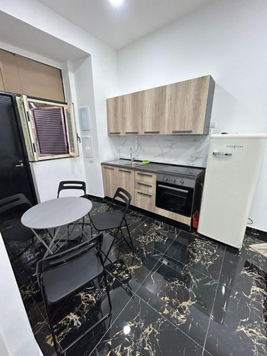 Others 4, HV Dora apartment Naples historic center, Napoli