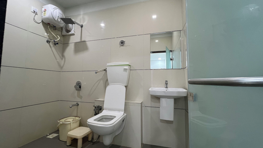 Bathroom 3, Hotel Grand Patliputra, Siwan