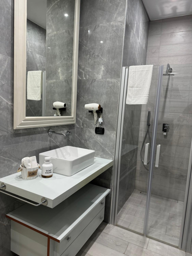 Others 2, Aragon Cottage Apartments, Crotone