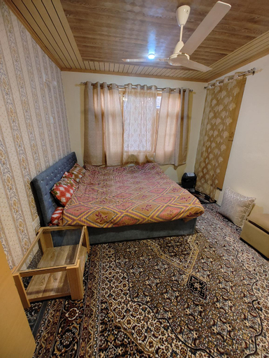 Green House with kitchen, Srinagar
