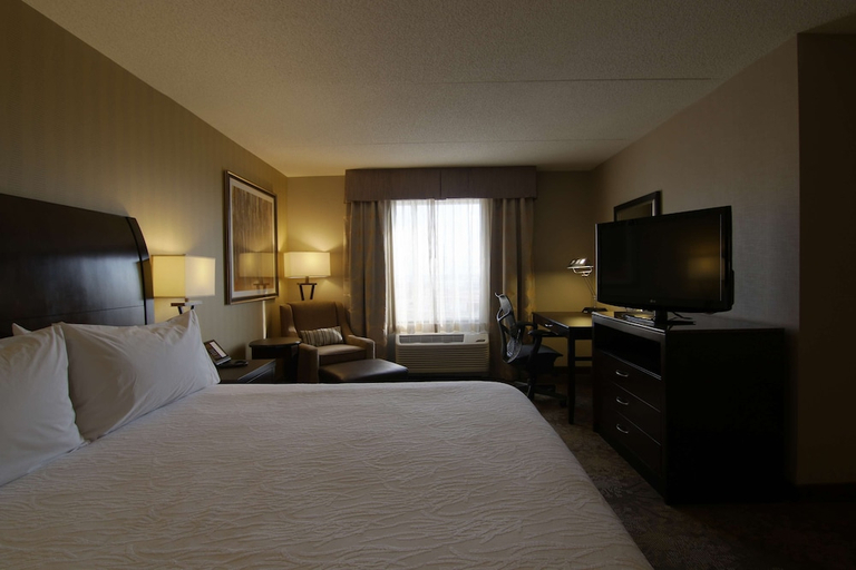 Bedroom 3, Hilton Garden Inn Toronto/Brampton, Peel