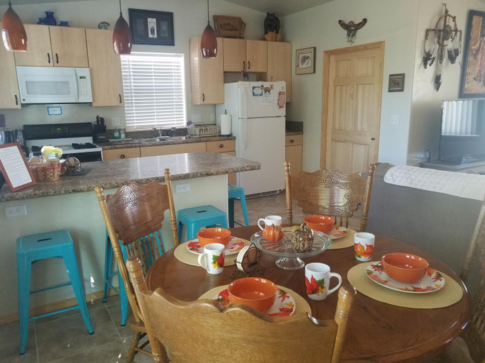Others 3, Grizzly Roadhouse Bed and Breakfast, Montezuma
