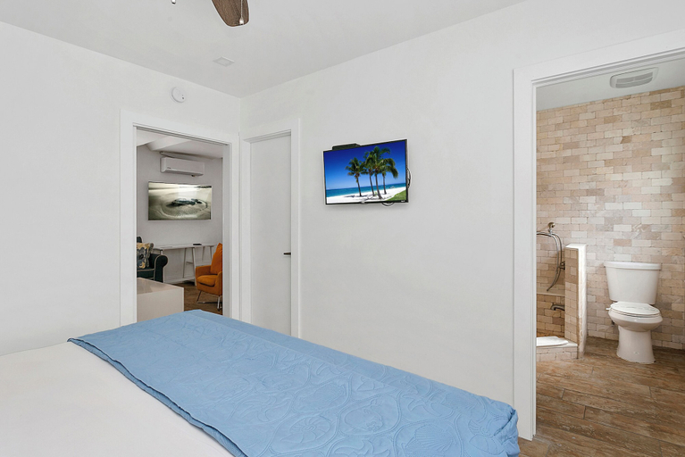 Bedroom 2, Spacious 1 Bedroom APT at the beach, Broward