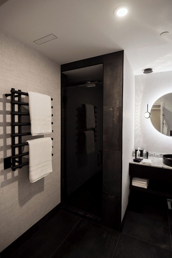 Bathroom 5, The Reid Hotel, Bulkley-Nechako