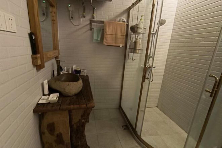 Bathroom 4, Xiehou No.92 Inn, Shanghai