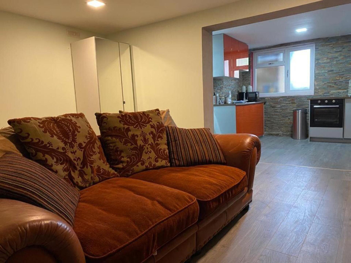 Others 5, Cozy Birmingham Apartment Retreat, Birmingham