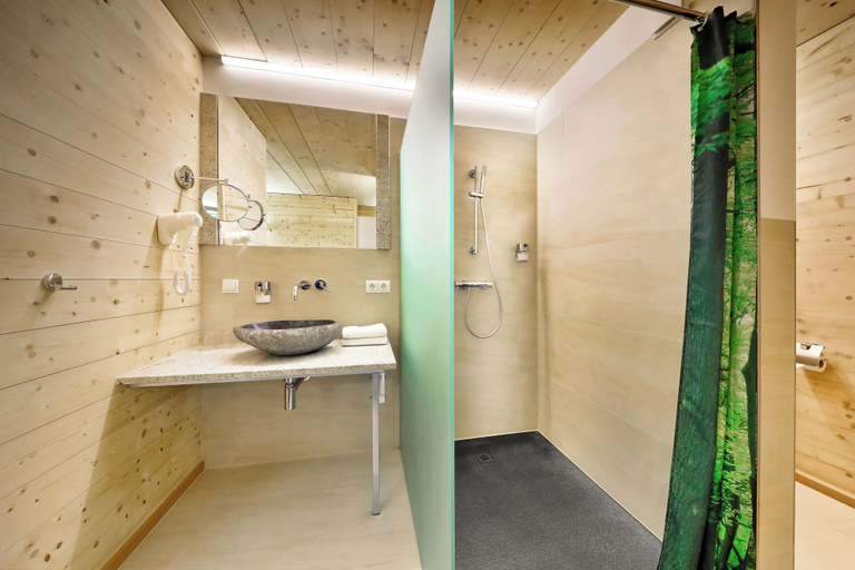 Bathroom 5, Hotel Müller Café & Wein . Mondholzhotel, Würzburg