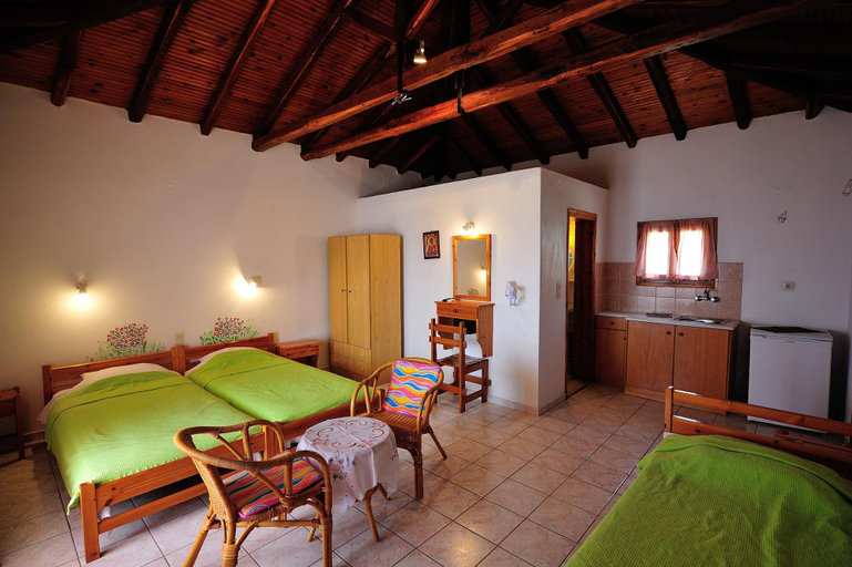 Bedroom 4, Azalea Studios, Thessaly