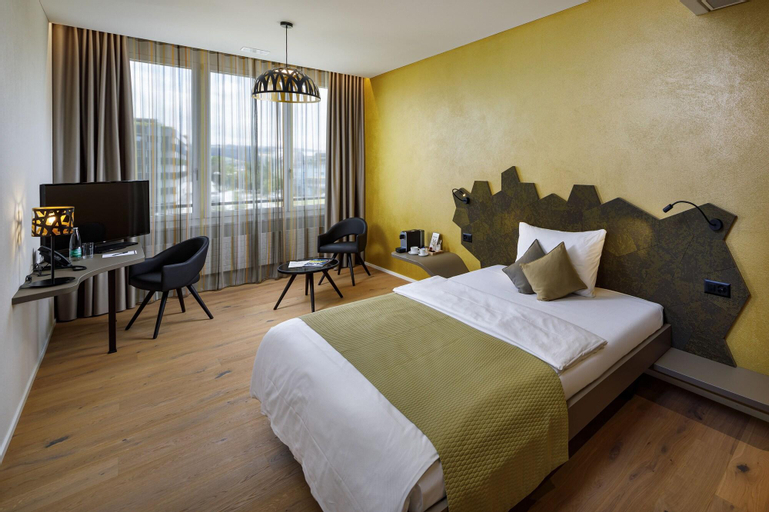 Bedroom 25