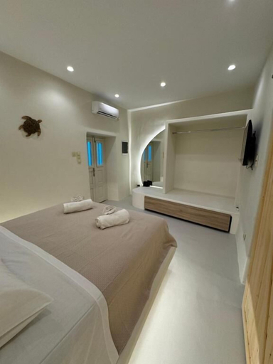 Bedroom 3, White Sand jacuzzi Suite, South Aegean