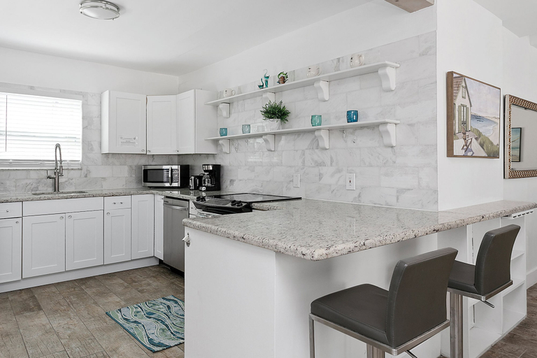 Others 4, Spacious 1 Bedroom APT at the beach, Broward