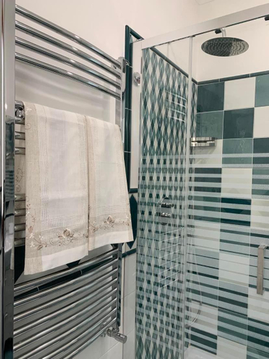 Bathroom 2, Casa Ausilia Trilocale, Salerno