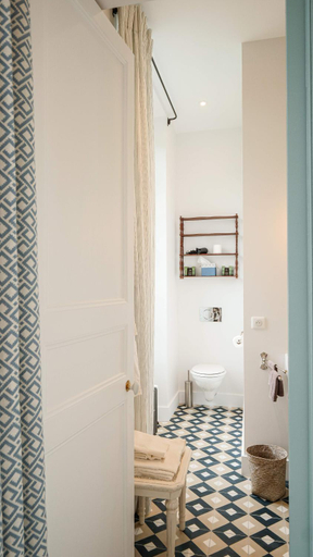 Bathroom 2, Le Domaine de Courances - Pierres d'Histoire, Essonne