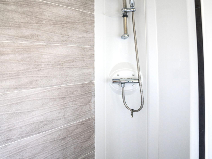 Bathroom 4, Chalet in Oostkapelle near the Beach, Veere