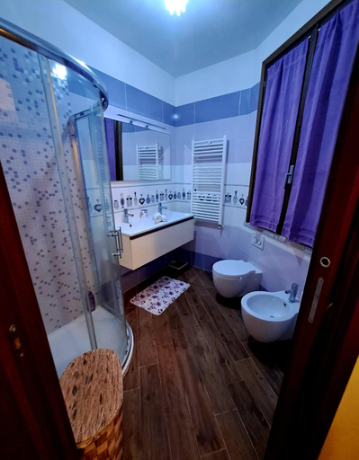 Shower 3, Villa Ginevra, Sassari