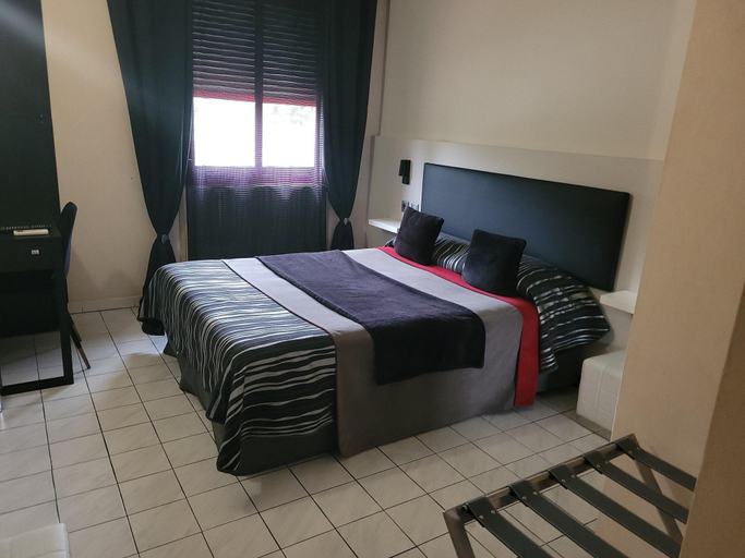 Bedroom 4, Hotel Le Medicis, Isère
