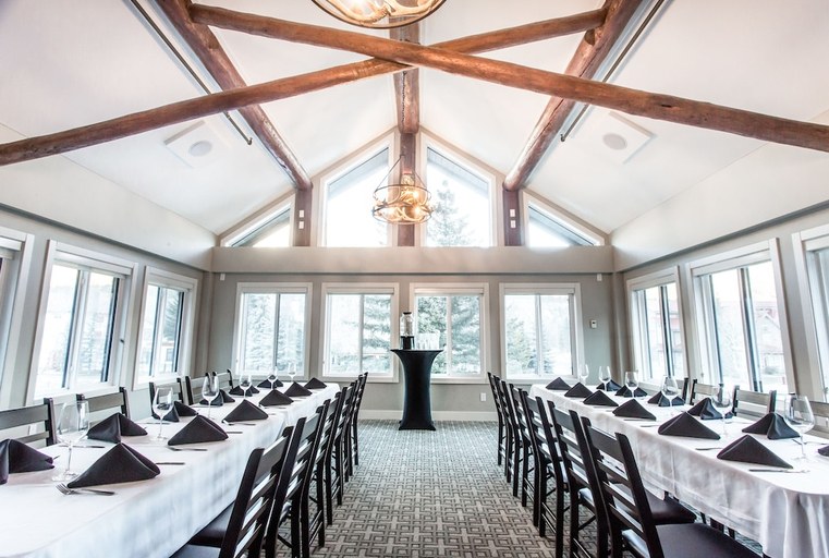 Food & Drinks 5, Basecamp Lodge Canmore, Division No. 15