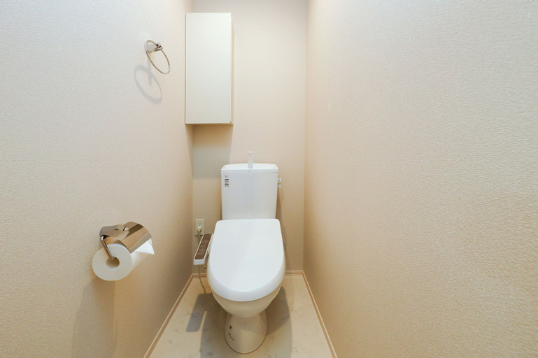 Bathroom 10