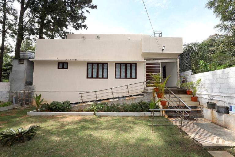 Muskan Paradise Yelagiri by LexStays, Vellore